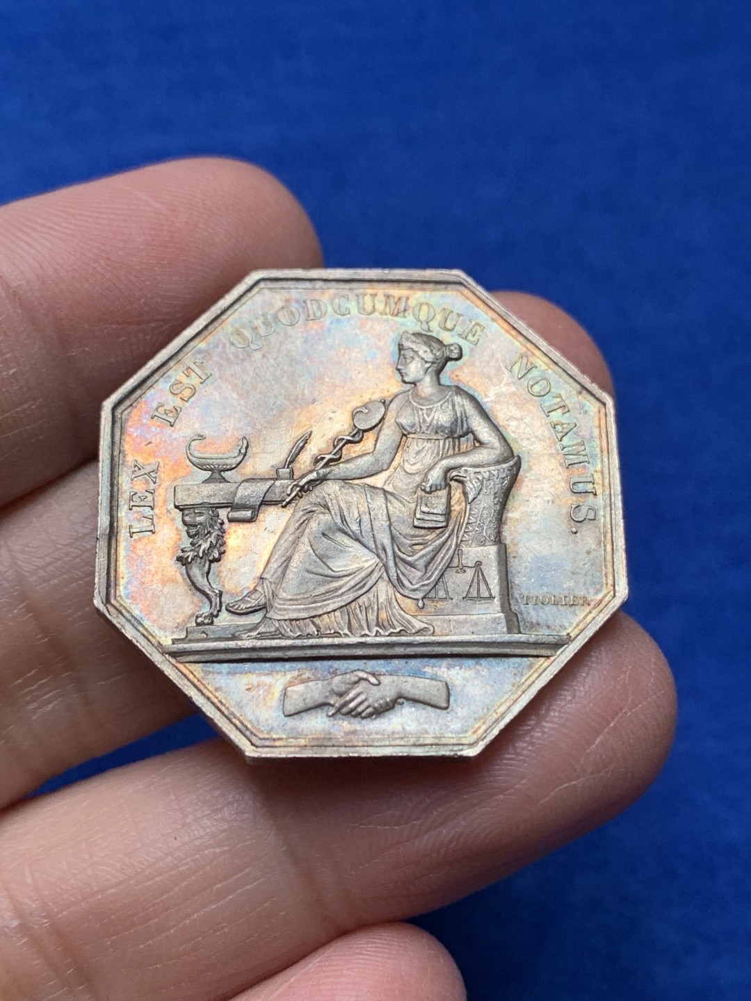 《竞宝斋》第148场-周日，周一 2场 (全场包邮) 法国1880-1898  公证人 八角银质代币 JETON 蓝绿彩包浆 33.5mm 17.4克 丰饶角+银标