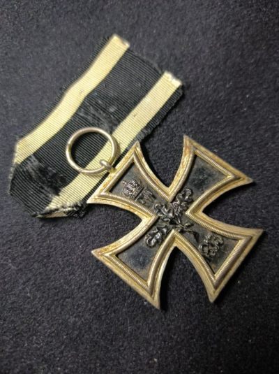 荷兰--纽卡勋赏制服交流 - 一战帝德二级铁十字勋章