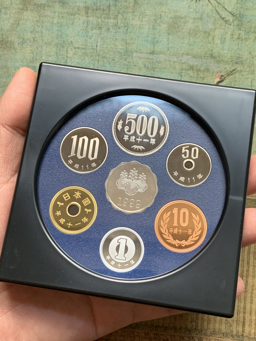 《竞宝斋》第148场-周日，周一 2场 (全场包邮) 日本1999年精制套币含镀金银章