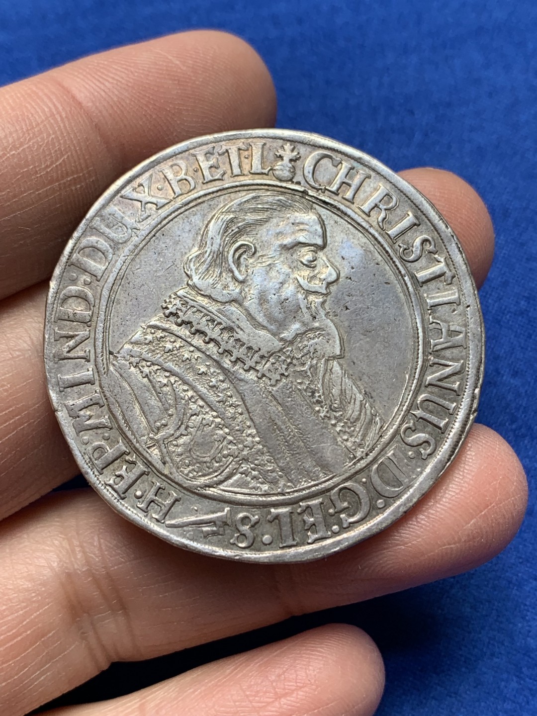 《竞宝斋》第148场-周日，周一 2场 (全场包邮) 1629年 神圣罗马帝国 不伦瑞克-策勒老泰勒银币 打制币少见品种 28.4克