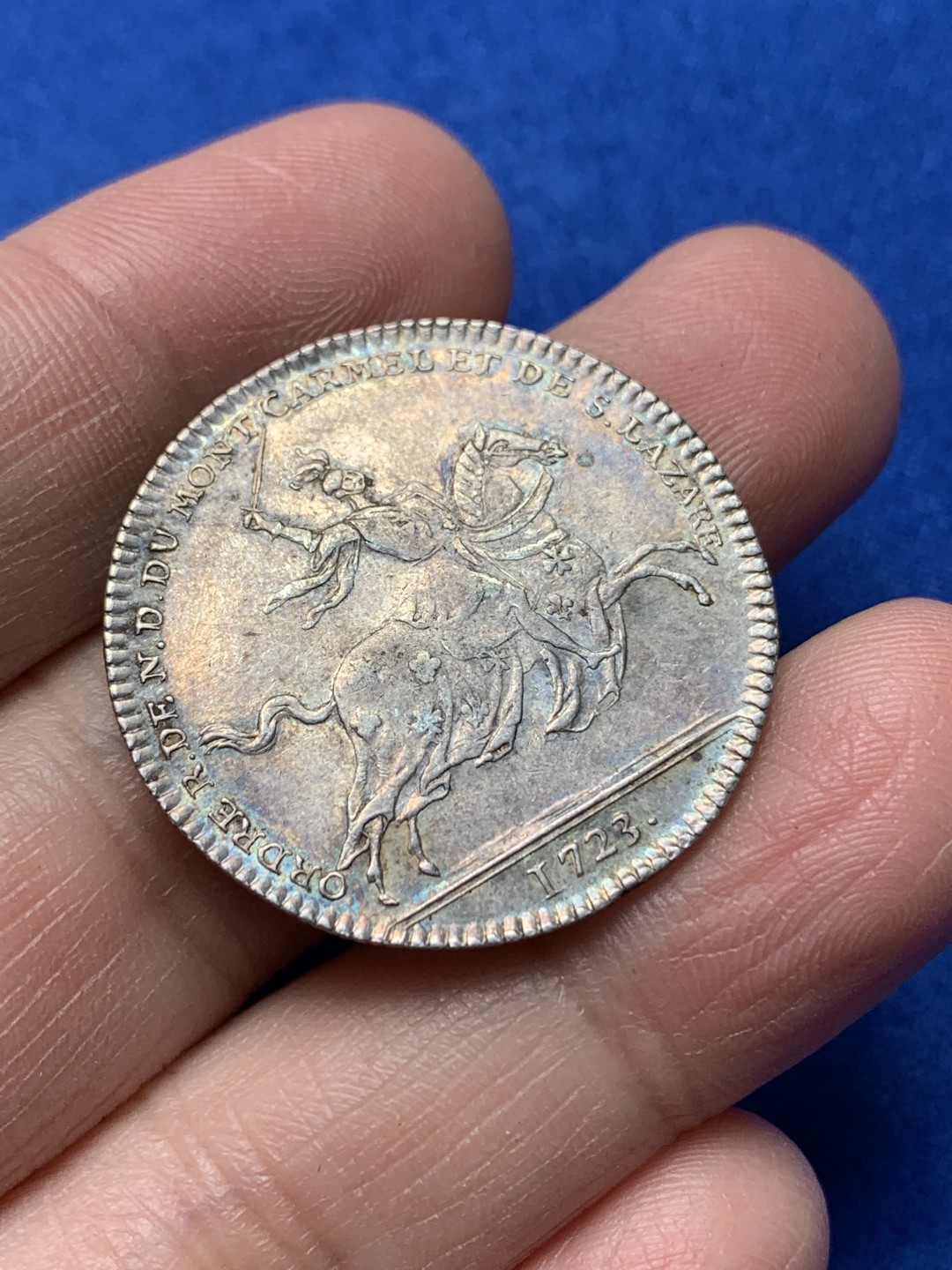 《竞宝斋》第148场-周日，周一 2场 (全场包邮) 法国 1723 路易十五早期 骑士圆形银质代币 JETON  非常少见的品种 30.8mm 10克