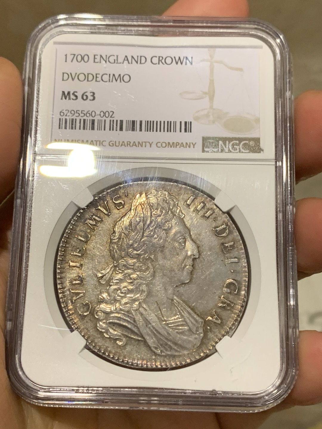 《竞宝斋》第148场-周日，周一 2场 (全场包邮) NGC-MS63 英国 1700年威廉三世一克朗银币 双面转光 英系毕业级收藏 细节见图