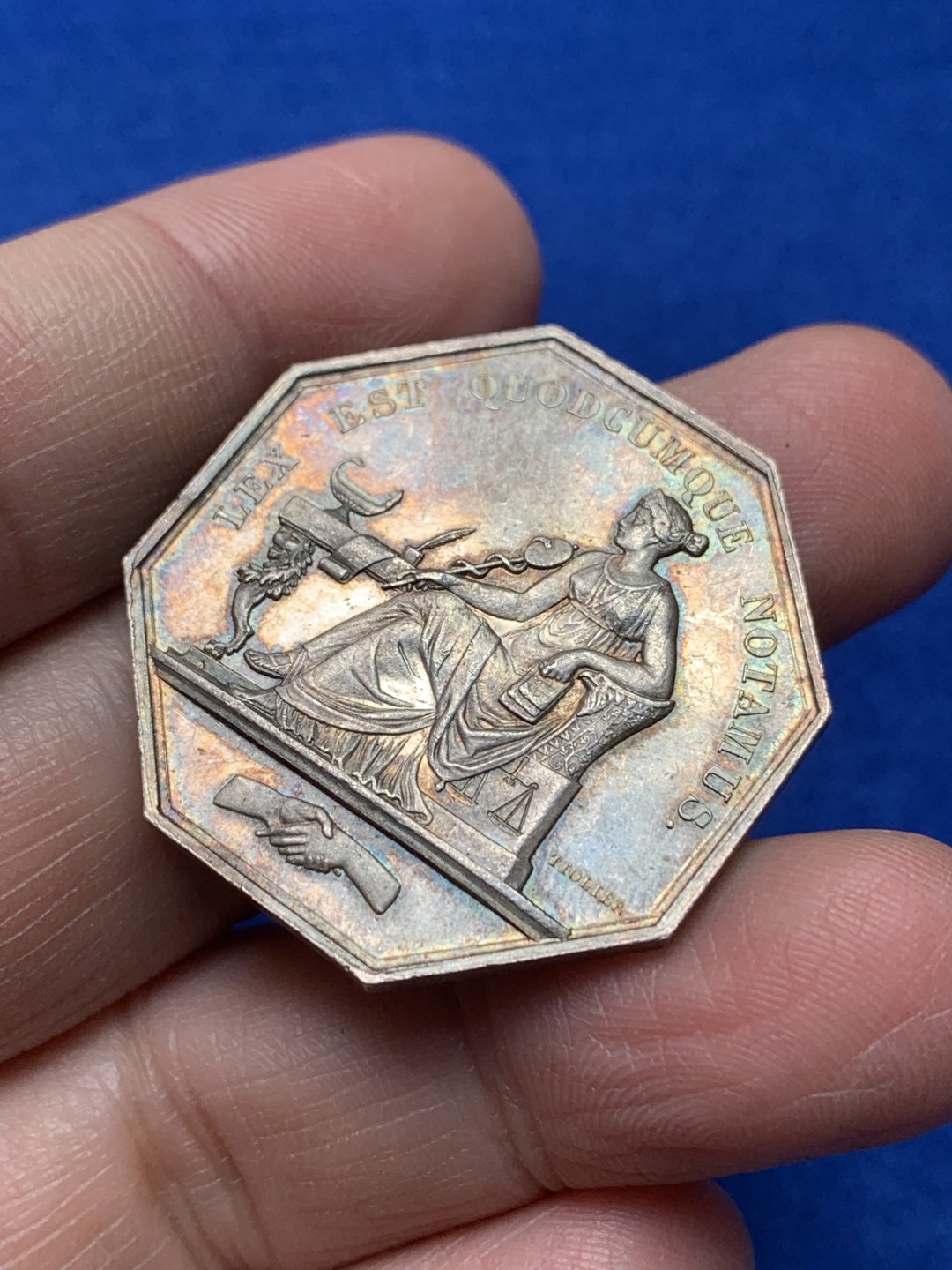 《竞宝斋》第148场-周日，周一 2场 (全场包邮) 法国1880-1898  公证人 八角银质代币 JETON 蓝绿彩包浆 33.5mm 17.4克 丰饶角+银标