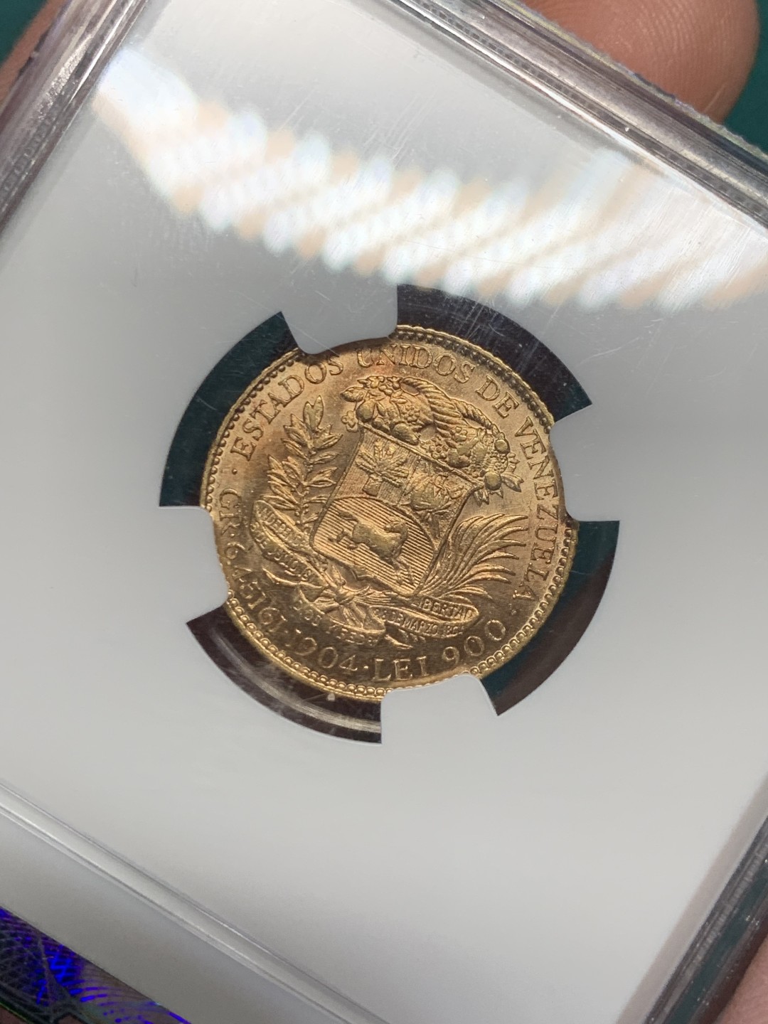 《竞宝斋》第148场-周日，周一 2场 (全场包邮) NGC-MS61 1904 委内瑞拉 20玻利瓦尔金币 6.45克 低评了