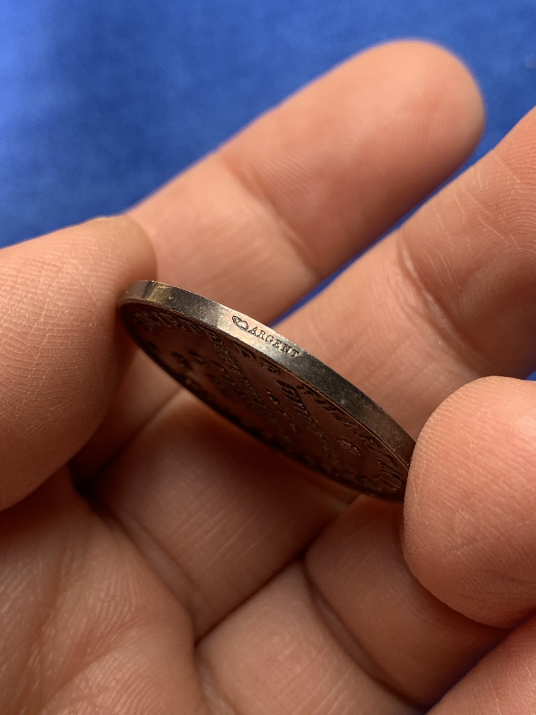 《竞宝斋》第148场-周日，周一 2场 (全场包邮) 法国 1879  波尔多制药公司 圆形银质代币 jeton 细节丰富 丰饶角边铭银标 30.1mm 13.7克