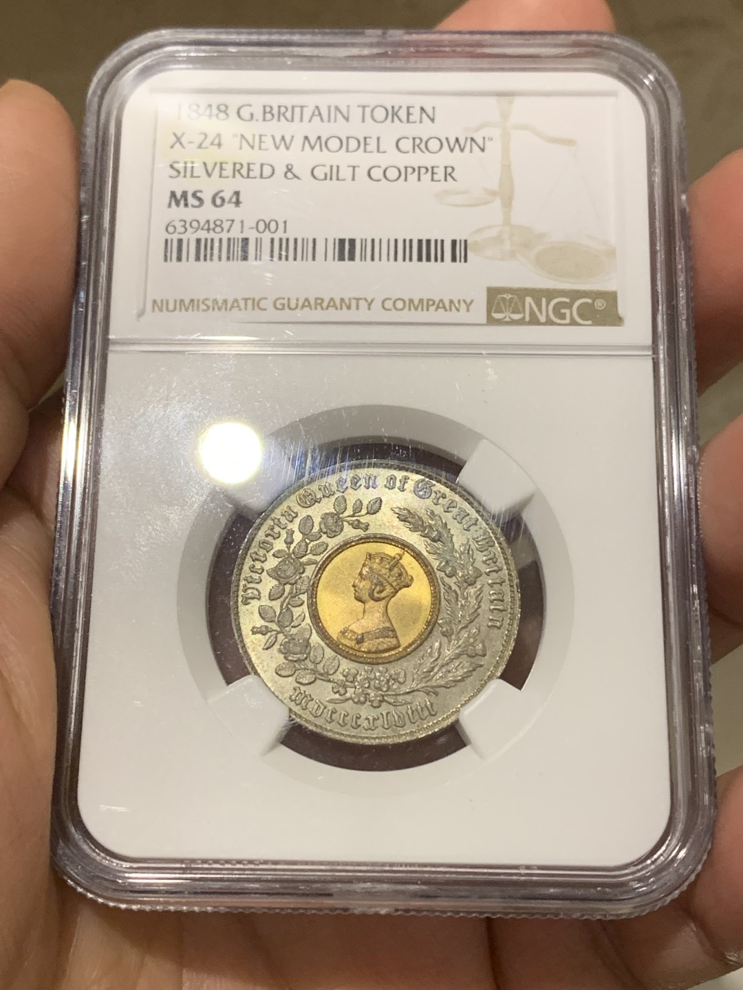 《竞宝斋》第148场-周日，周一 2场 (全场包邮) NGC-MS64 英国 1848年 双色克朗 最早的双金属币 亚军分 币面状态完美 原光充足 转光美丽 上海N严评 个人看是65以上的品相