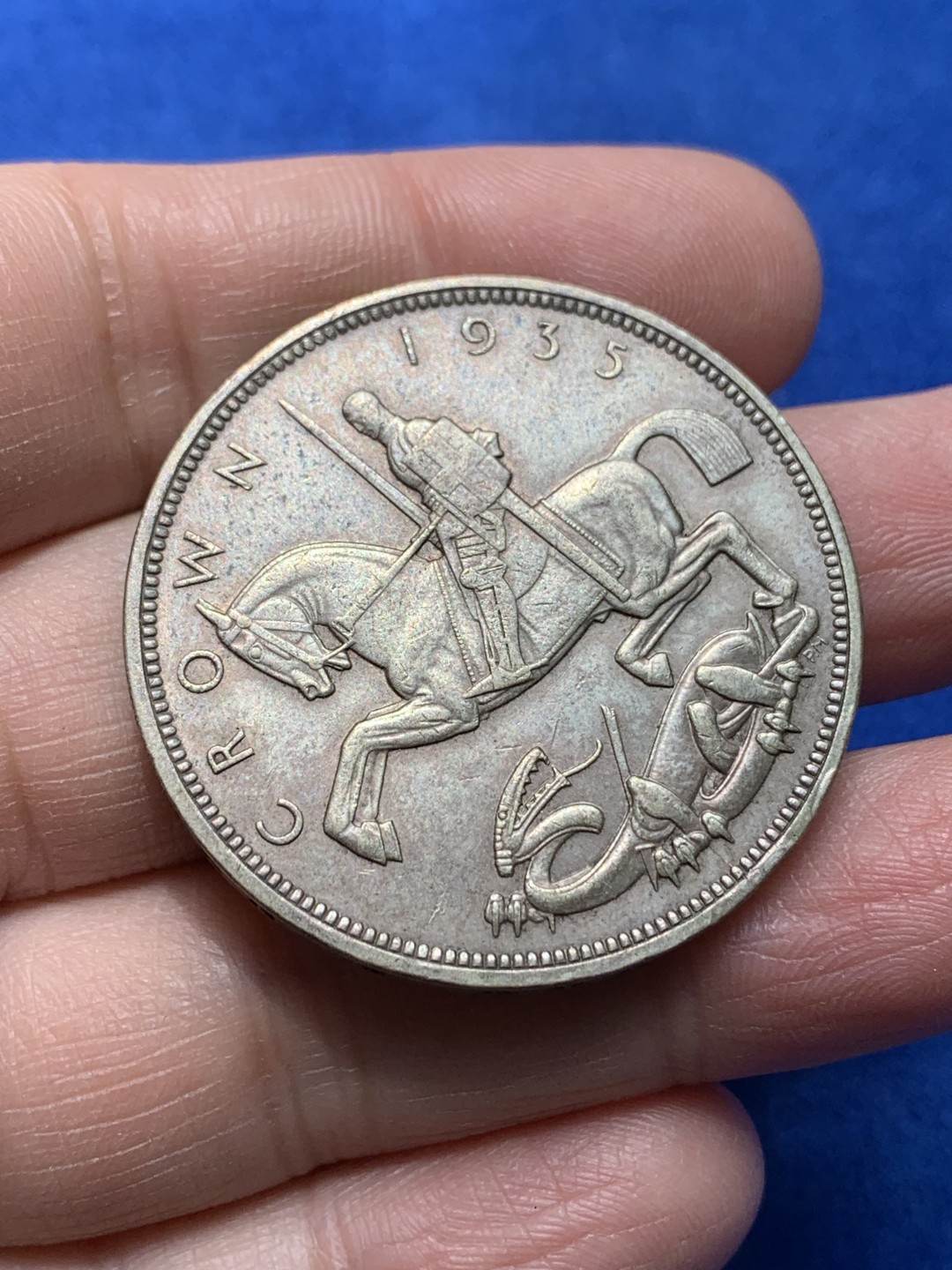 《竞宝斋》第148场-周日，周一 2场 (全场包邮) 英国 1935年 乔治五世 一克朗 木马剑 大银币