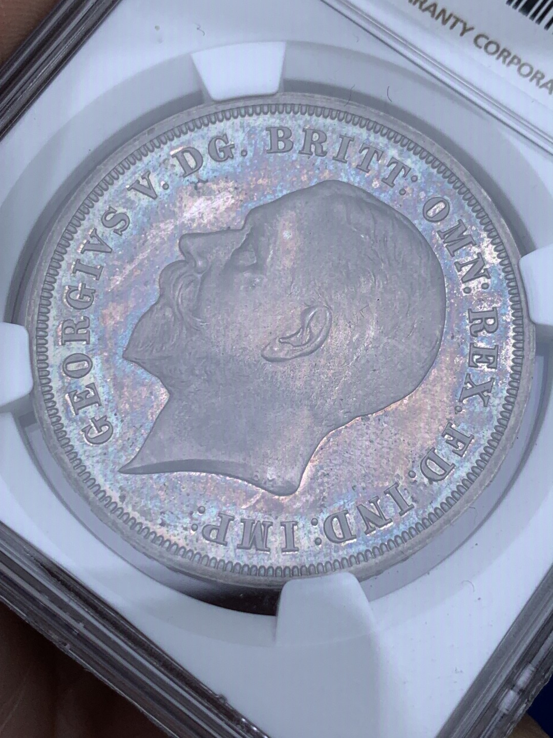 《竞宝斋》第148场-周日，周一 2场 (全场包邮) NGC PF64 CAMEO 英国1935乔治五世精制木马剑镜面底板，发行量仅2500枚