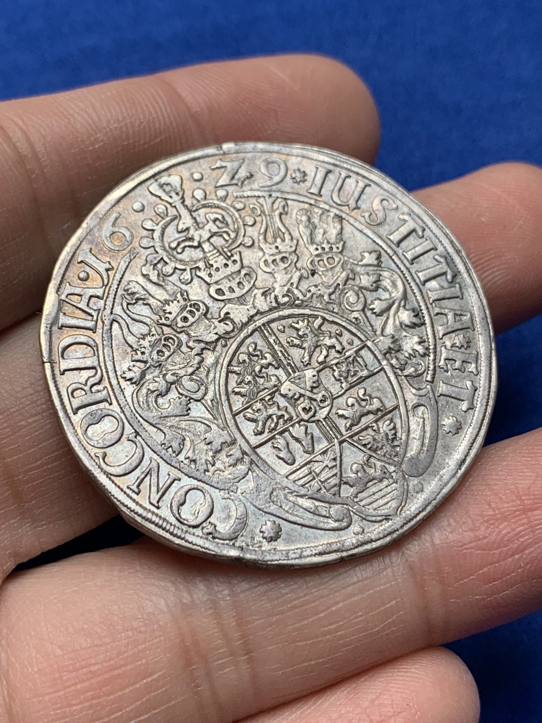 《竞宝斋》第148场-周日，周一 2场 (全场包邮) 1629年 神圣罗马帝国 不伦瑞克-策勒老泰勒银币 打制币少见品种 28.4克