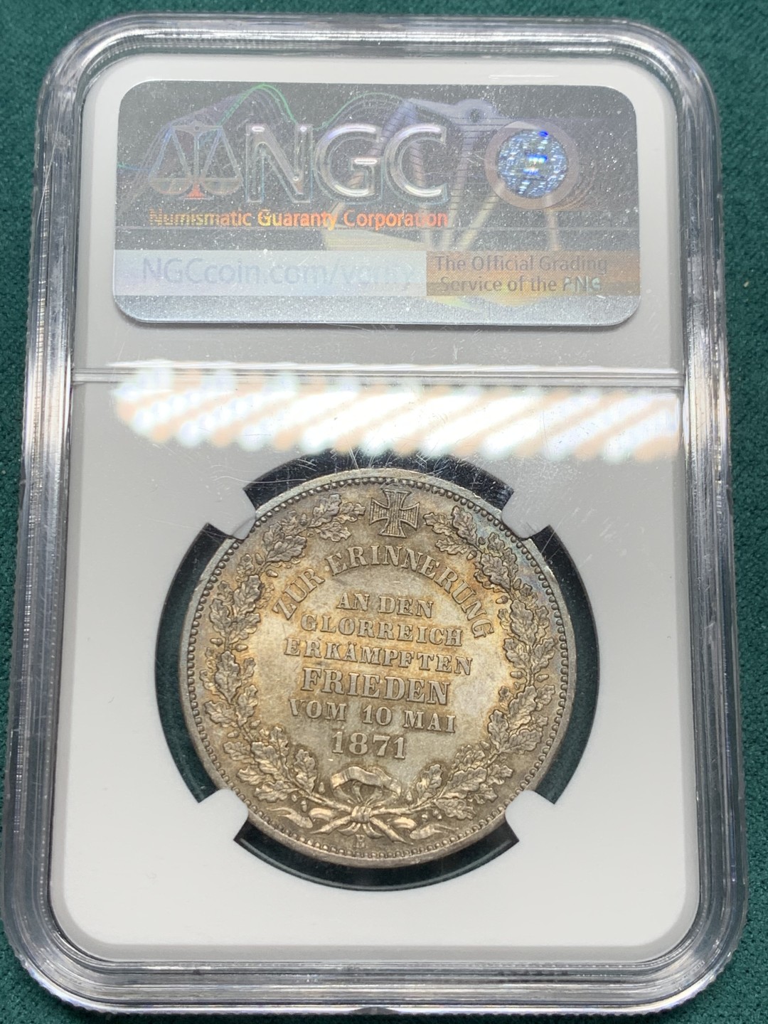 《竞宝斋》第148场-周日，周一 2场 (全场包邮) 高分收藏级！NGC-MS65 德国 1871年 不来梅 胜利泰勒银币 均匀暗金底色 外围蓝色环彩 GEM底光