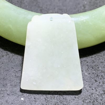天然A货翡翠吊坠一个， - 天然A货翡翠吊坠一个，