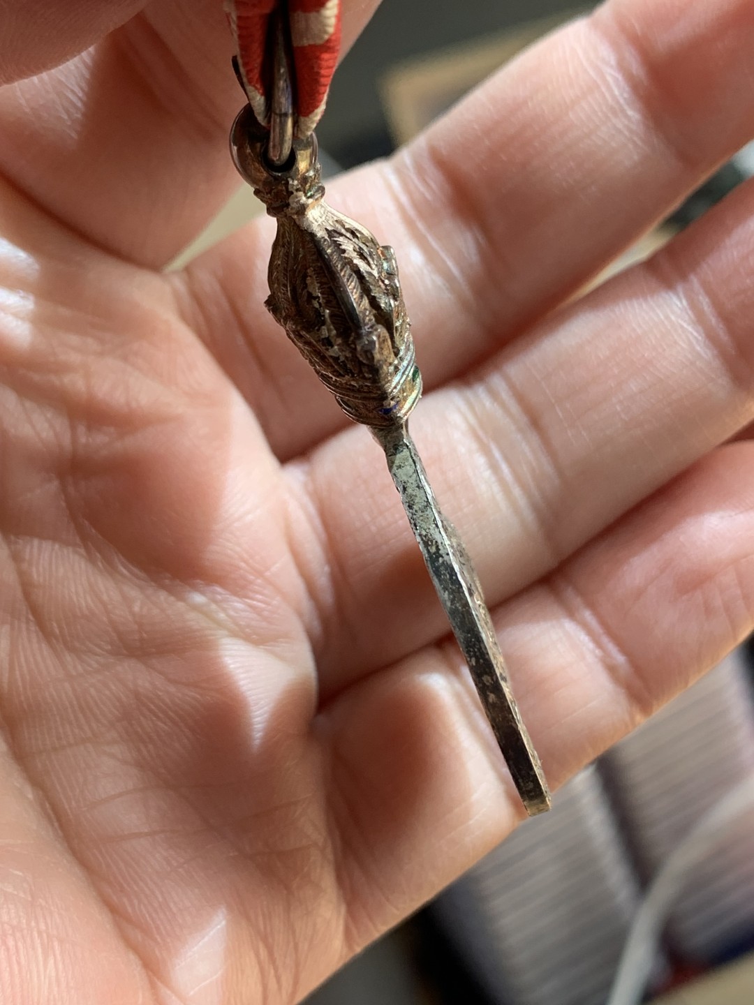 《竞宝斋》第148场-周日，周一 2场 (全场包邮) 法国1859年远征意大利奖章 十分稀少的皇冠版上挂， 国内仅见。皇冠上镶嵌的宝石还是完好无损的， 国际拍卖价格已超两千