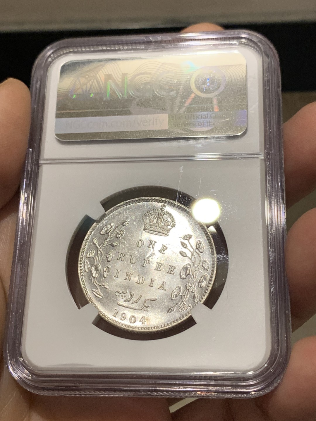 《竞宝斋》第148场-周日，周一 2场 (全场包邮) NGC MS63 英属印度 1904年B版 爱德华七世 1卢比银币 满银光好品 镜面底板 光可照人 细节优异