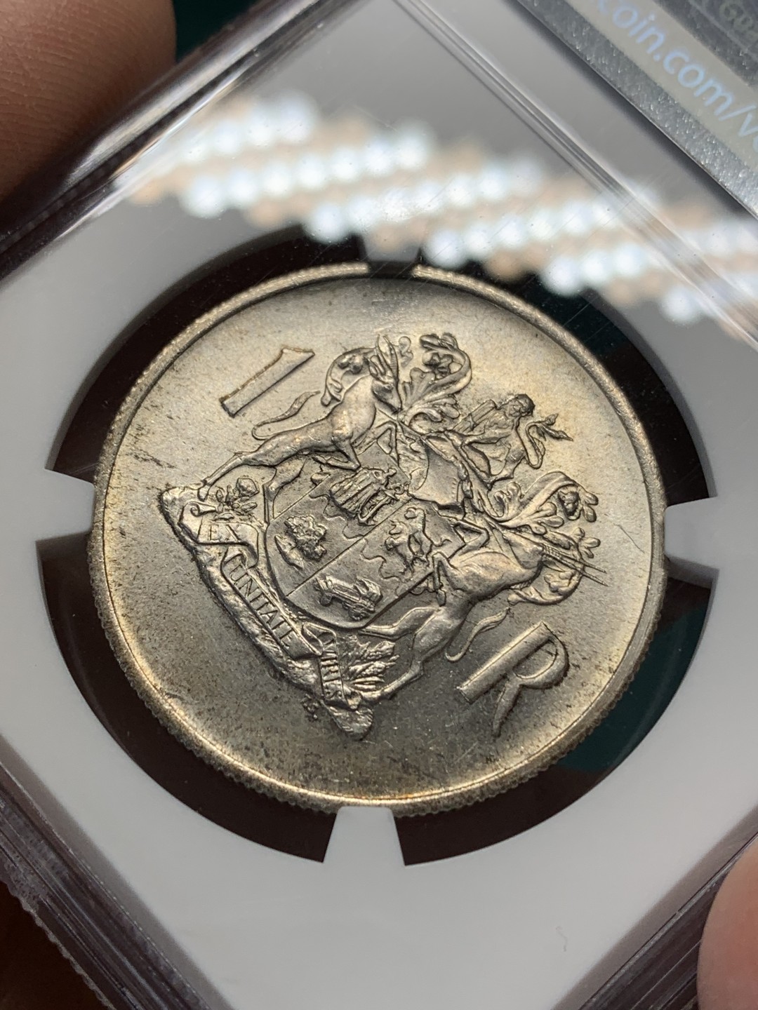 《竞宝斋》第148场-周日，周一 2场 (全场包邮) NGC-MS63 南非 1969维沃尔德1兰特银币 状态好 不多的品种