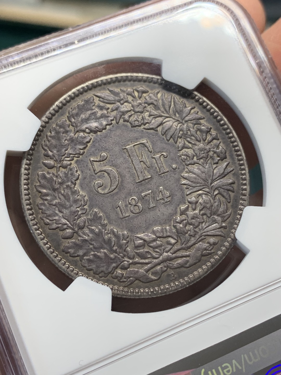 《竞宝斋》第148场-周日，周一 2场 (全场包邮) NGC AU53 瑞士 1874年B版 坐人女神 5法郎 大银币 正反均匀的深黑包浆 细节好 少见品种