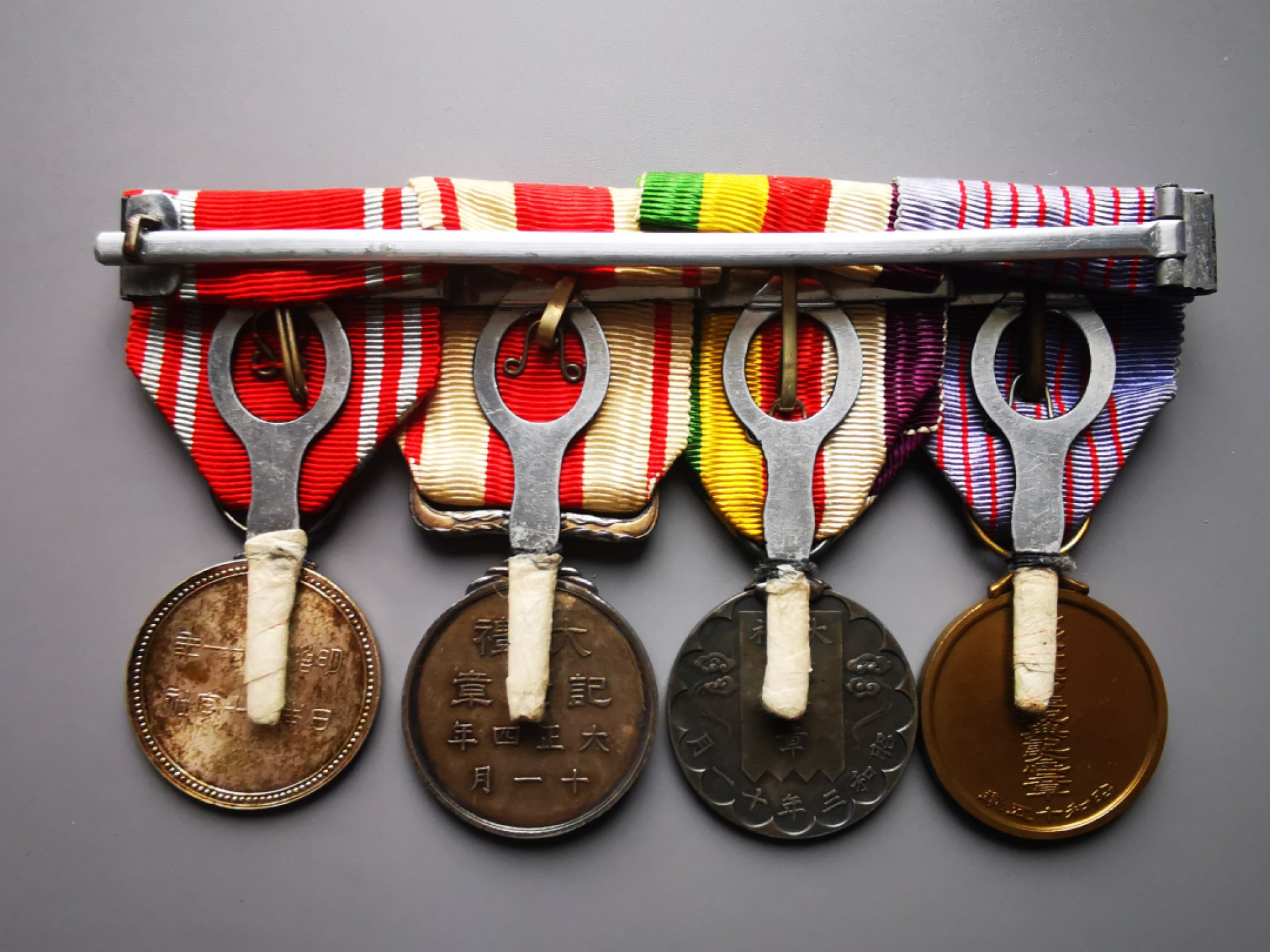 《崇甫堂》一勋章杂件专场VI 日本昭和时期四联排勋章（原盒）