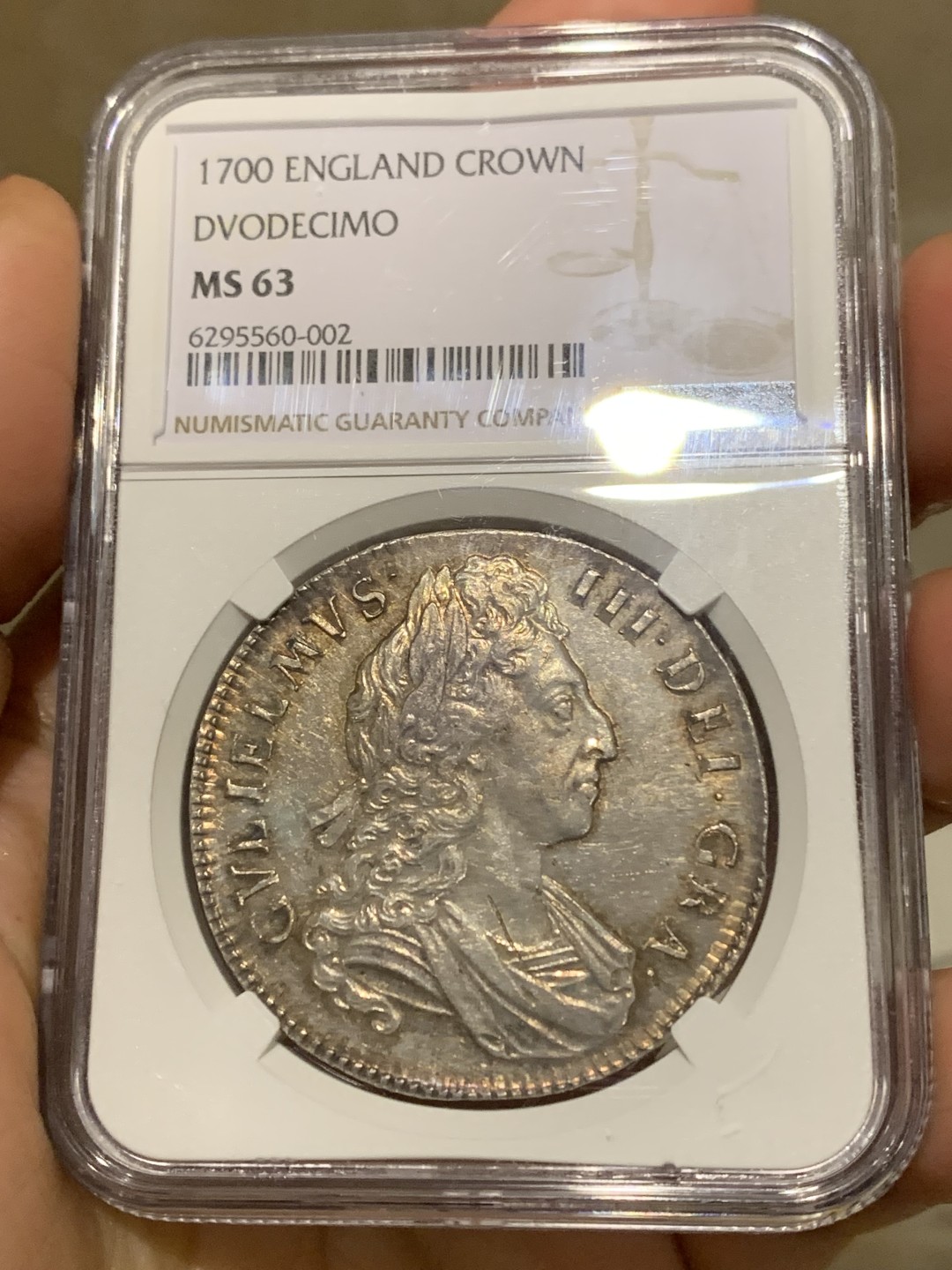 《竞宝斋》第148场-周日，周一 2场 (全场包邮) NGC-MS63 英国 1700年威廉三世一克朗银币 双面转光 英系毕业级收藏 细节见图