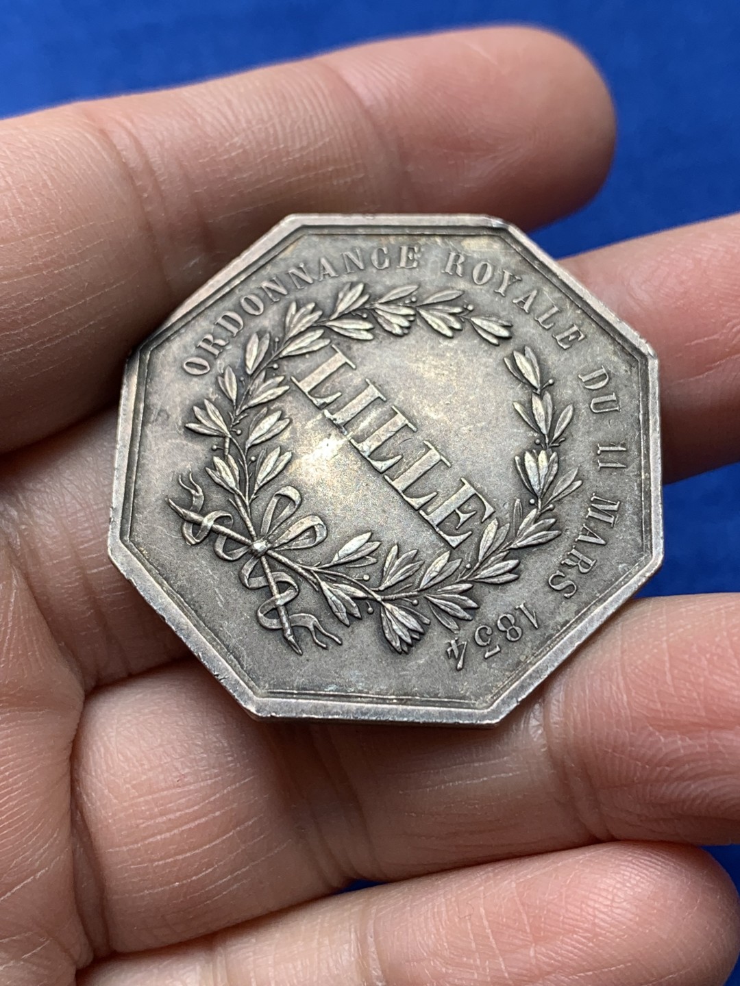 《竞宝斋》第148场-周日，周一 2场 (全场包邮) 法国1834  里尔 银质八角代币 JETON 好品 20克 36.5mm 大规格 丰饶角银标