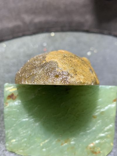 精美原皮高玉化冻料蒙料战国红玛瑙手工影雕工艺太极阴阳鱼把件一个， 精美原皮高玉化冻料蒙料战国红玛瑙手工影雕工艺太极阴阳鱼把件一个，