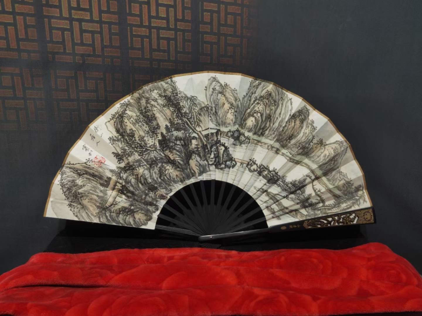 黄宾虹山水扇子8个，双面工，画工精湛，实物拍摄