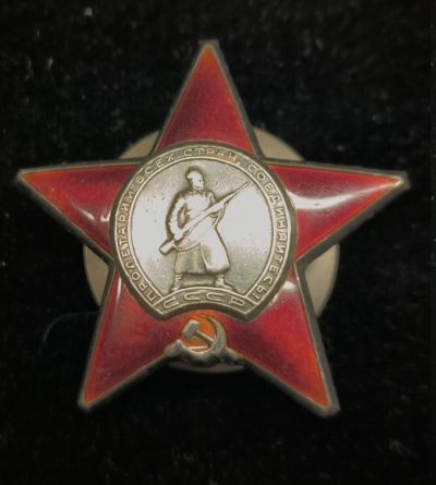 戎马世界章牌大赏第34期 - 苏联红星勋章，已开卡
