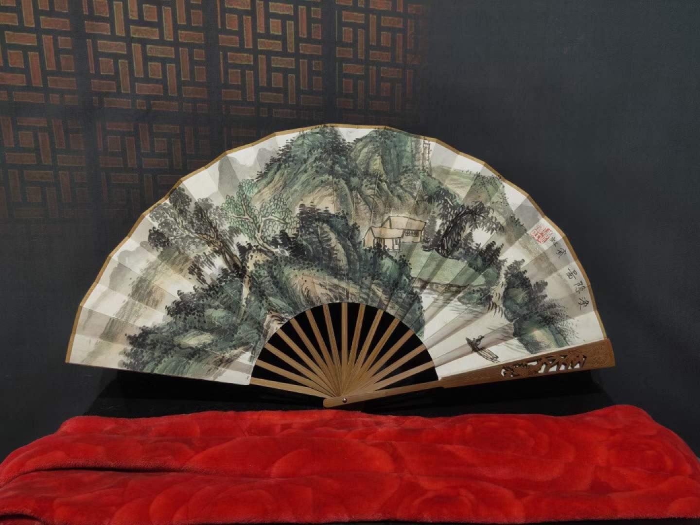 黄宾虹山水扇子8个，双面工，画工精湛，实物拍摄