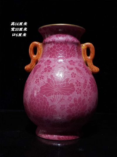 大清乾隆年制描金口双耳瓶，小巧精致，画工精美，胎质细腻，品相如图 - 大清乾隆年制描金口双耳瓶，小巧精致，画工精美，胎质细腻，品相如图