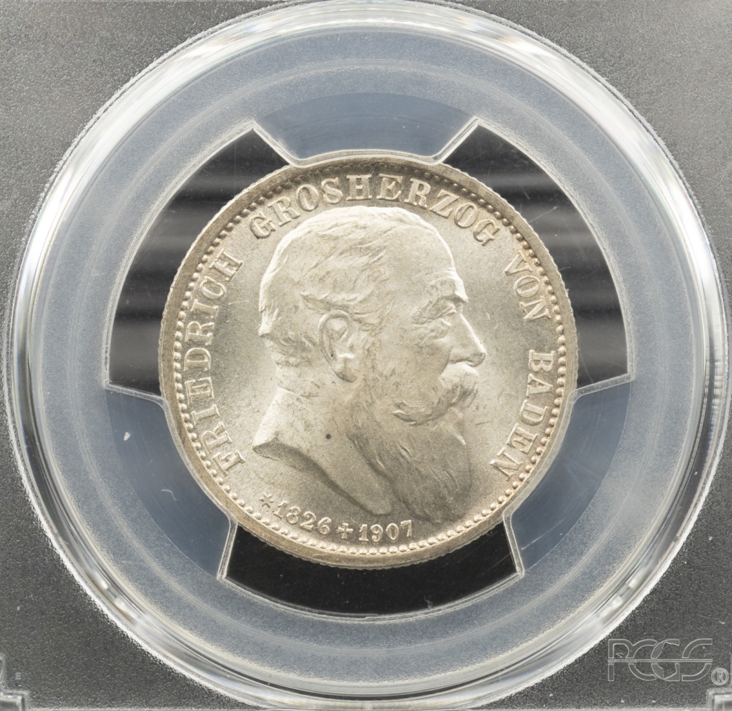 万国钱币拍卖第005期 德国巴登纪念大公弗雷德里希逝世2马克银币，1907年铸造，正面为大公侧像，背面为德意志鹰徽，细节尽显德系币究极的铸造技术，高分小精灵，耀眼车轮光。