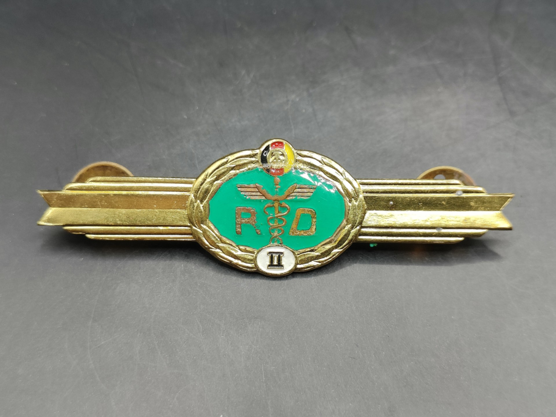 全场0元起拍 第43期 咸鱼国勋章拍卖专场 4月2日（周日）下午6：00开始 东德海关二级技能章