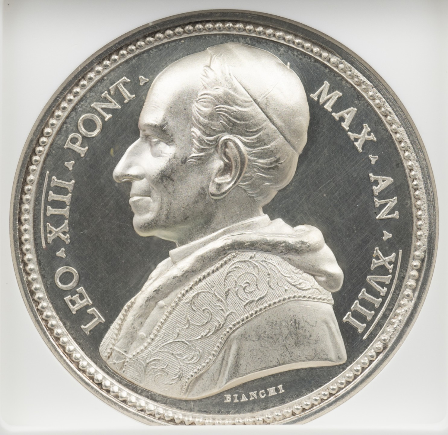 万国钱币拍卖第005期 1895教皇国利奥十三世大学高浮雕大银章，63难得，超高浮雕加厚盒。