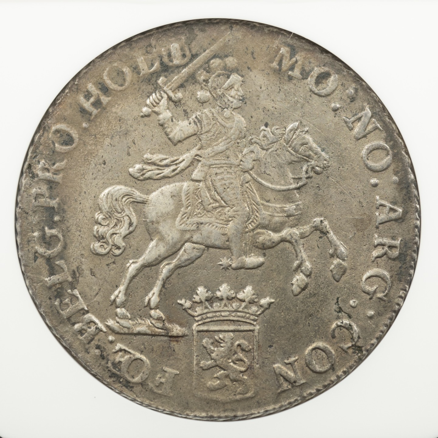 万国钱币拍卖第005期 1762荷兰大马剑，荷兰省，中期年份，背面胚缺，打得不错，原味。