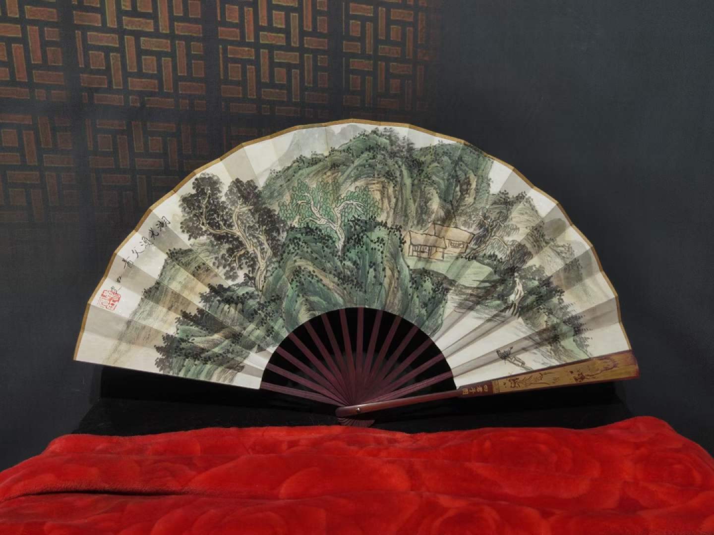 黄宾虹山水扇子8个，双面工，画工精湛，实物拍摄
