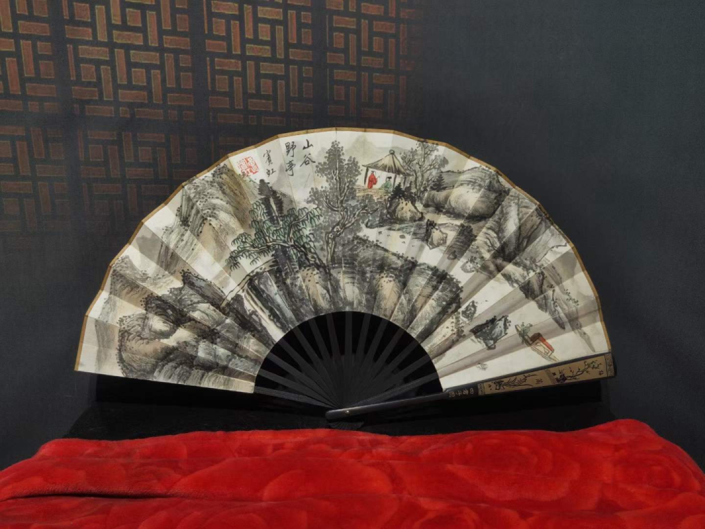 黄宾虹山水扇子8个，双面工，画工精湛，实物拍摄
