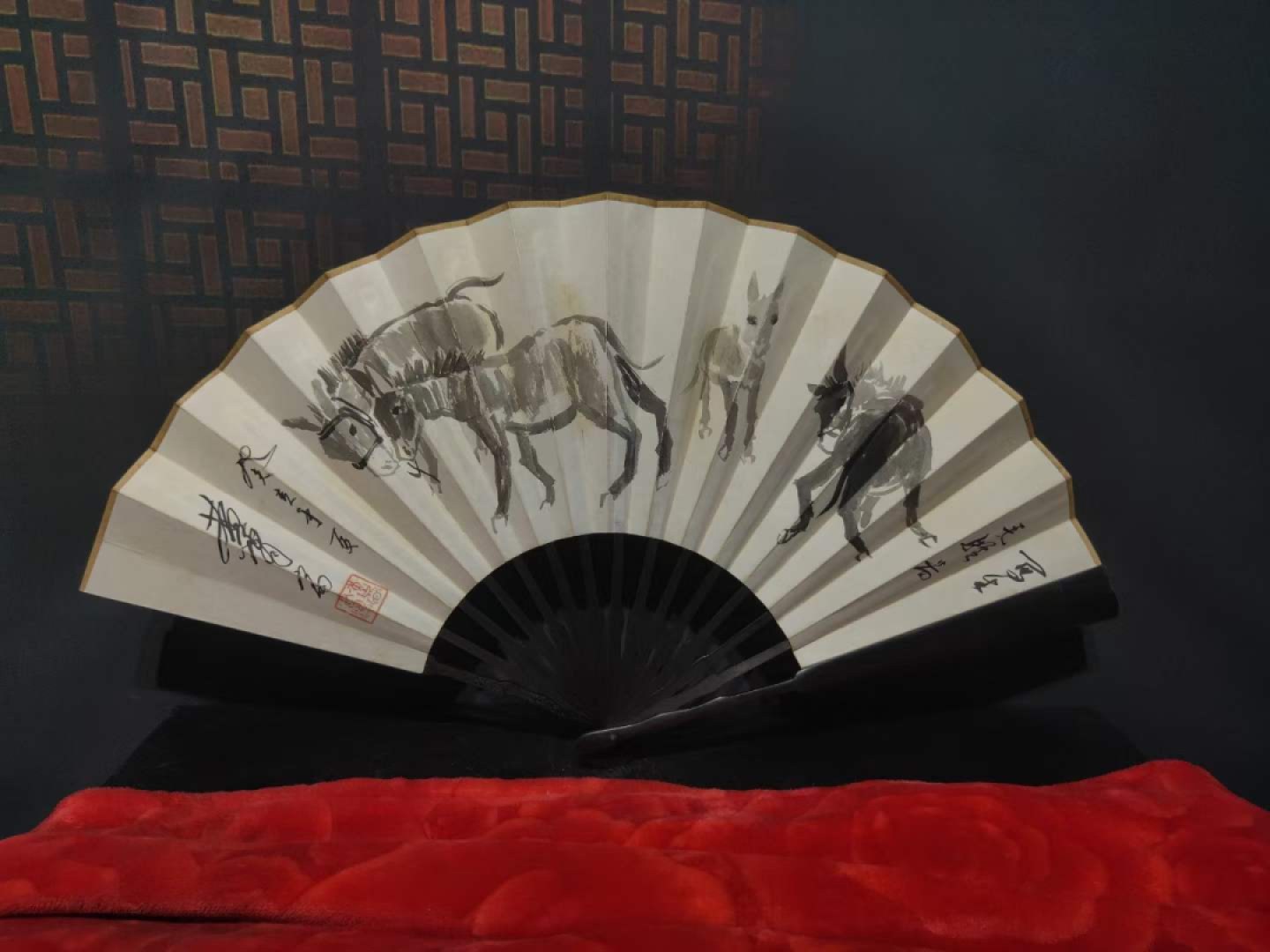 黄胄动物扇子8个，双面工，画工精湛，实物拍摄