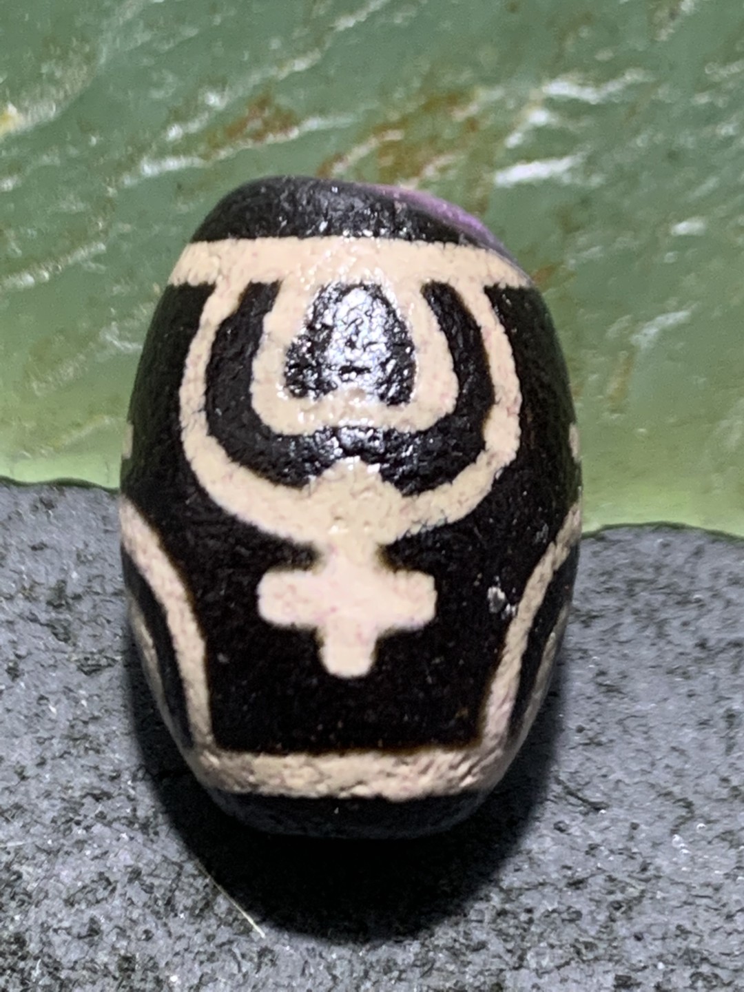 藏传玛瑙随形宝瓶天珠一颗