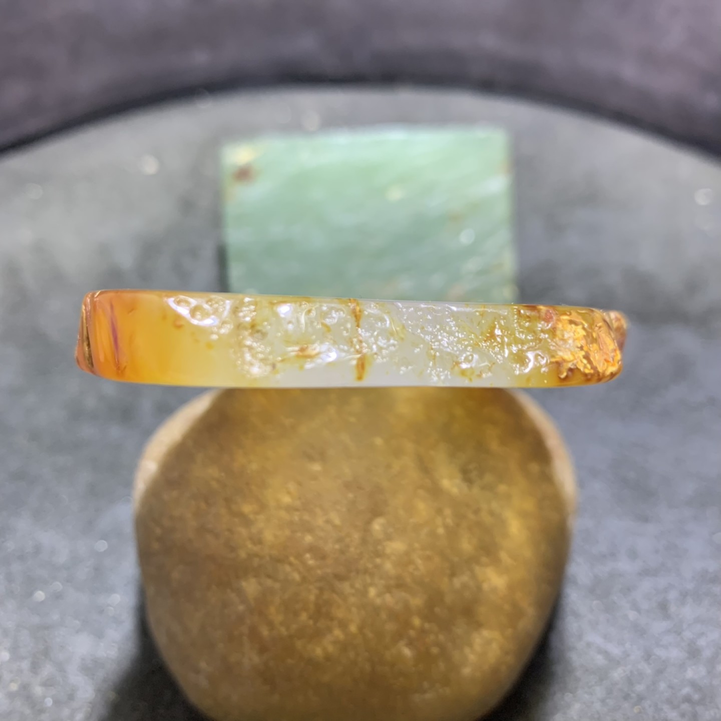 重器天然马达加斯加原皮玛瑙雕刻站观音牌子一块