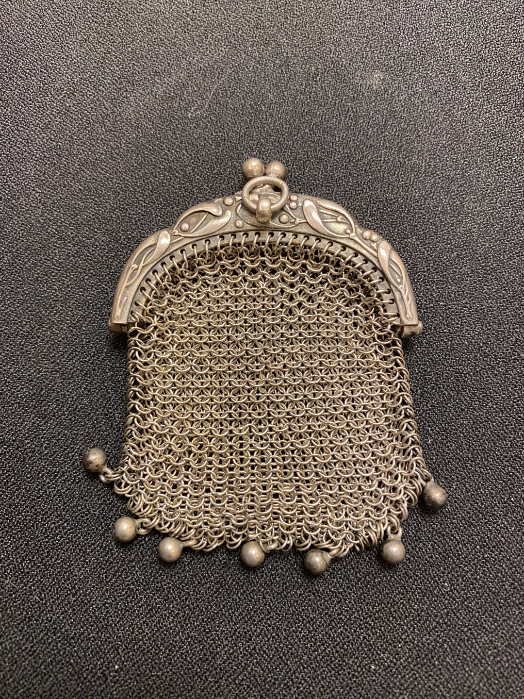 万国钱币拍卖第005期 20世纪初欧洲精工银零钱袋，锁子甲工艺做工精美，23G，可正常使用。