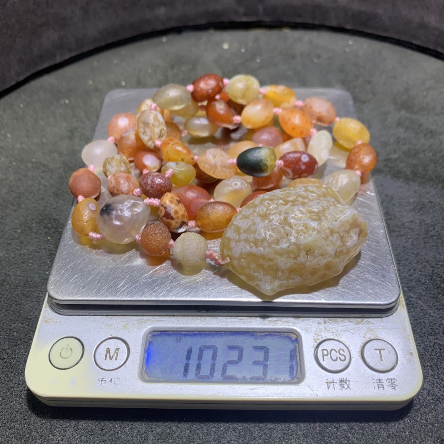 精美阿拉善高圆度彩眼玛瑙编织项链一条，