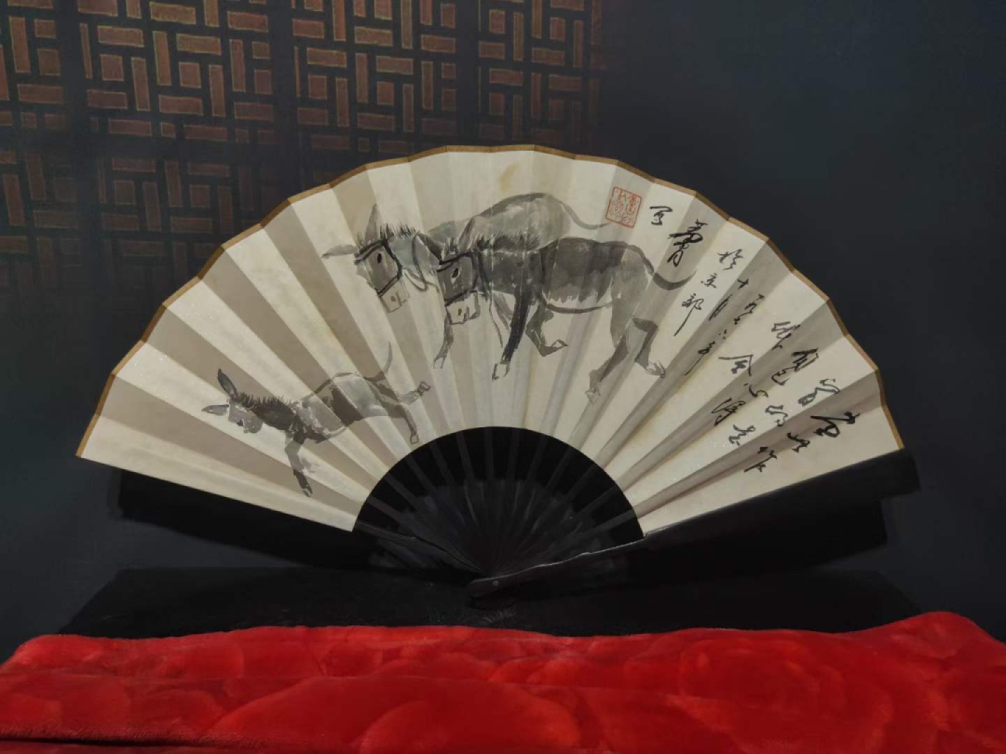 黄胄动物扇子8个，双面工，画工精湛，实物拍摄
