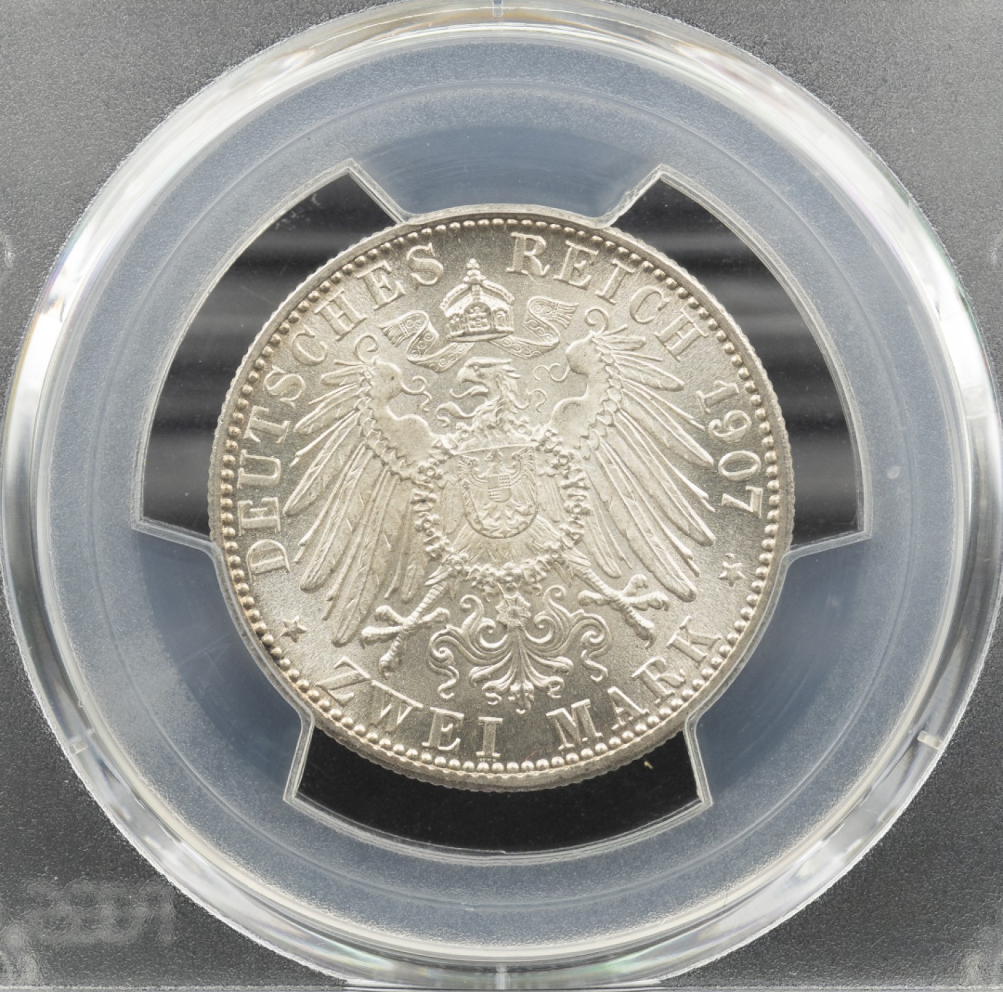 万国钱币拍卖第005期 德国巴登纪念大公弗雷德里希逝世2马克银币，1907年铸造，正面为大公侧像，背面为德意志鹰徽，细节尽显德系币究极的铸造技术，高分小精灵，耀眼车轮光。