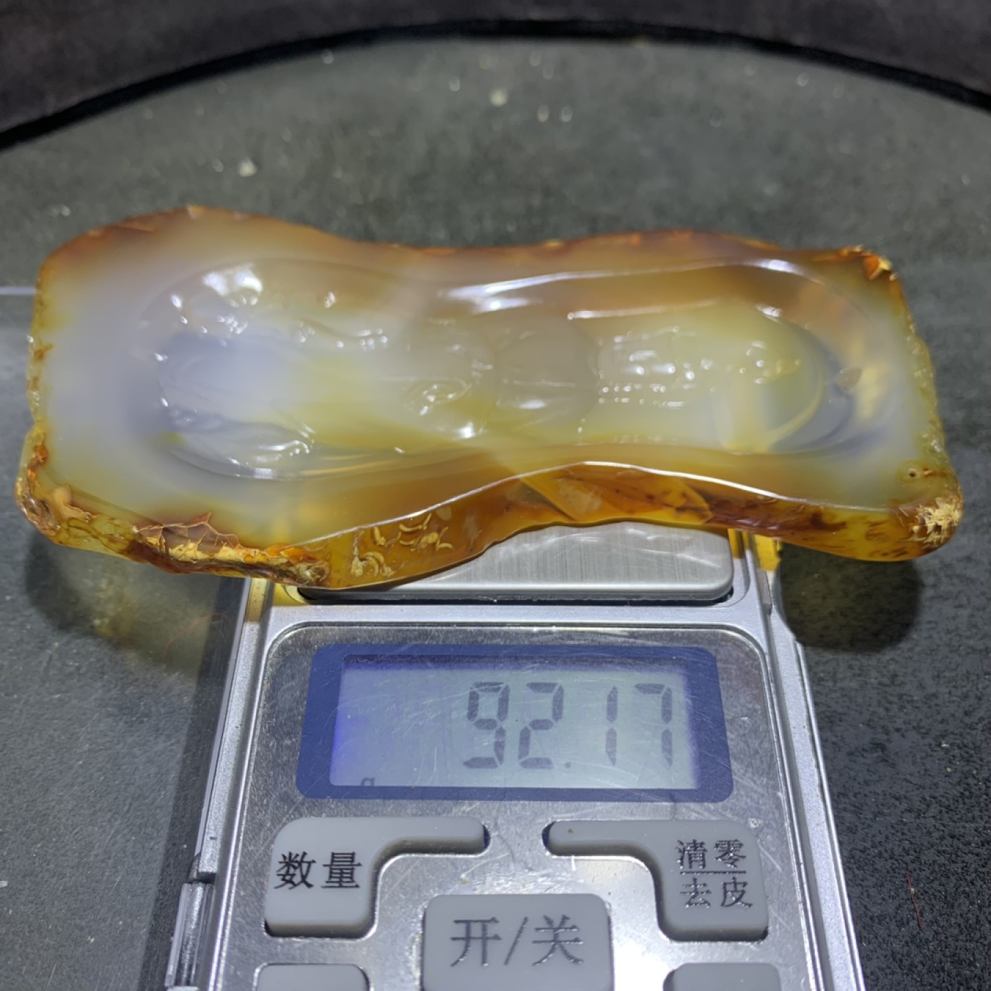 重器天然马达加斯加原皮玛瑙雕刻站观音牌子一块