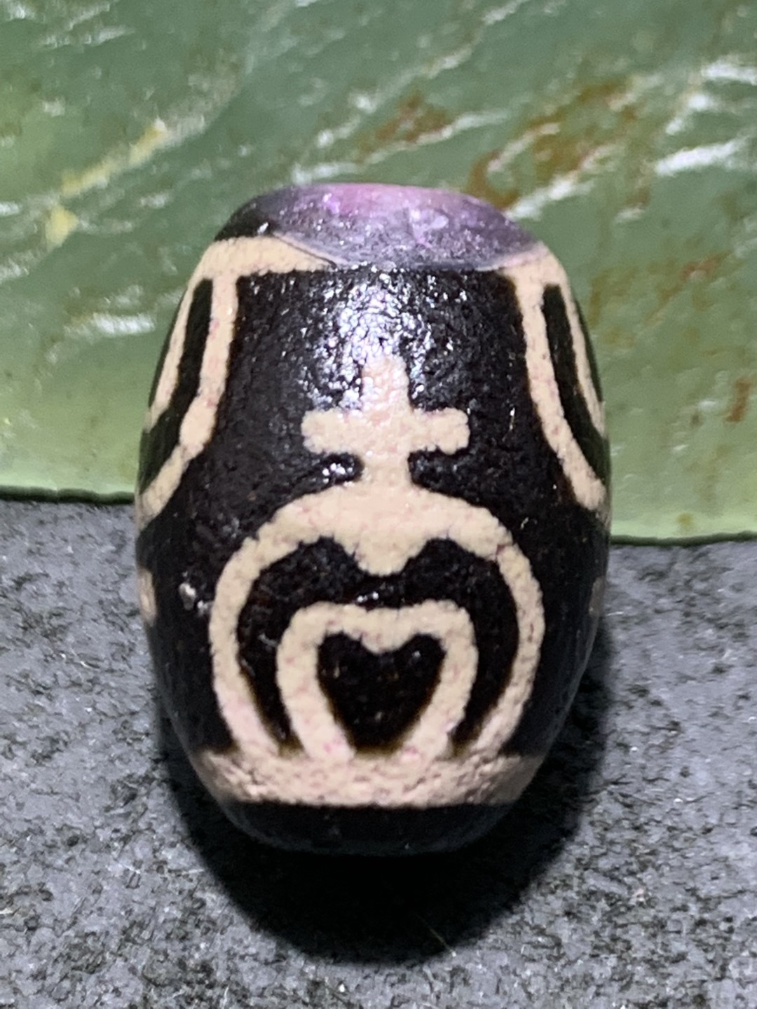 藏传玛瑙随形宝瓶天珠一颗
