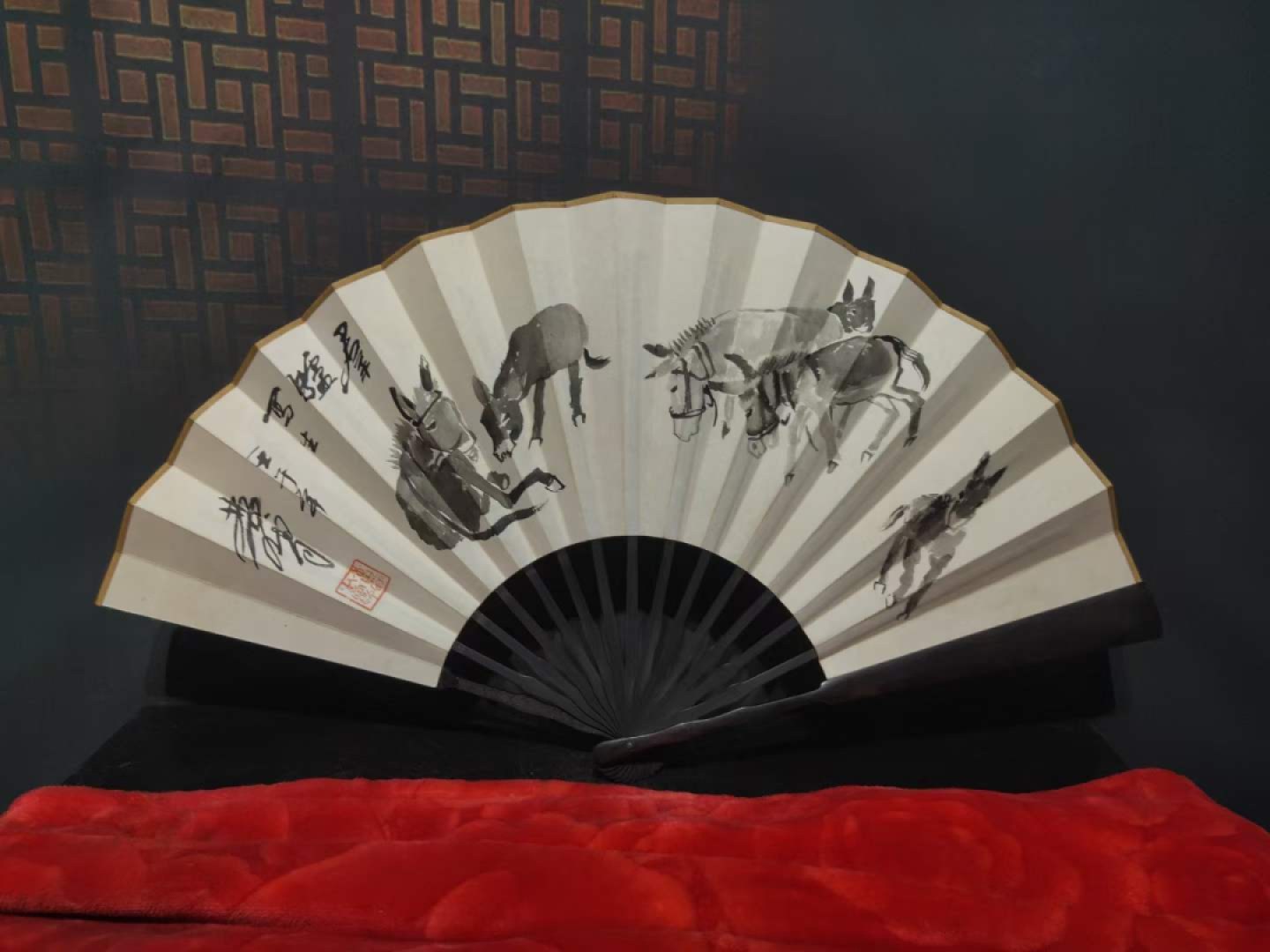 黄胄动物扇子8个，双面工，画工精湛，实物拍摄