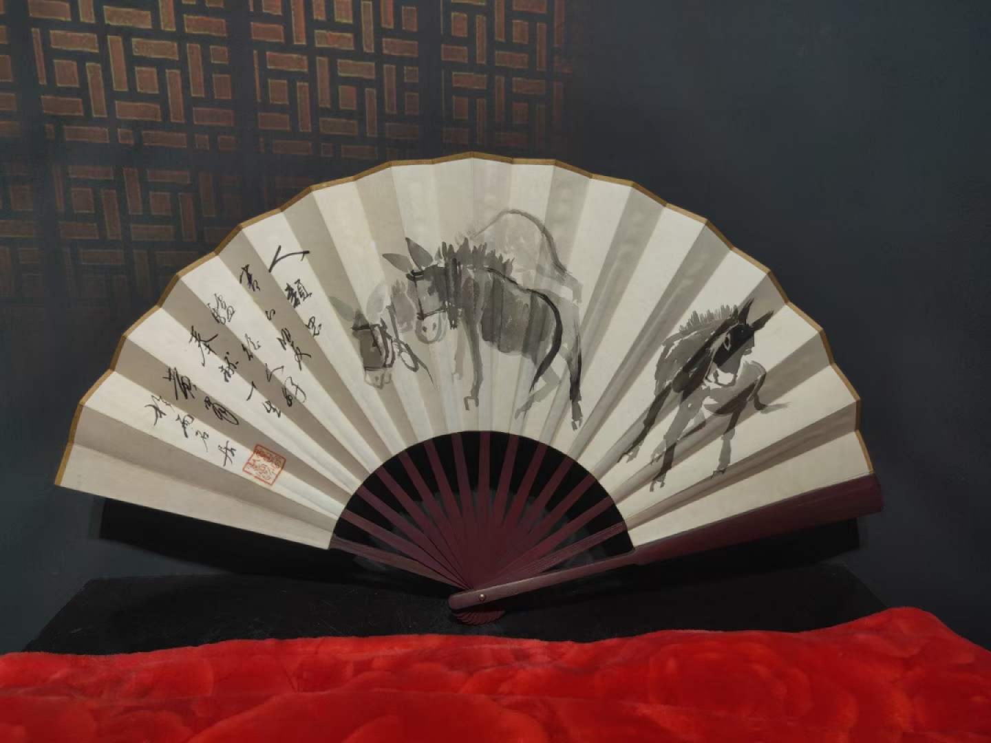 黄胄动物扇子8个，双面工，画工精湛，实物拍摄