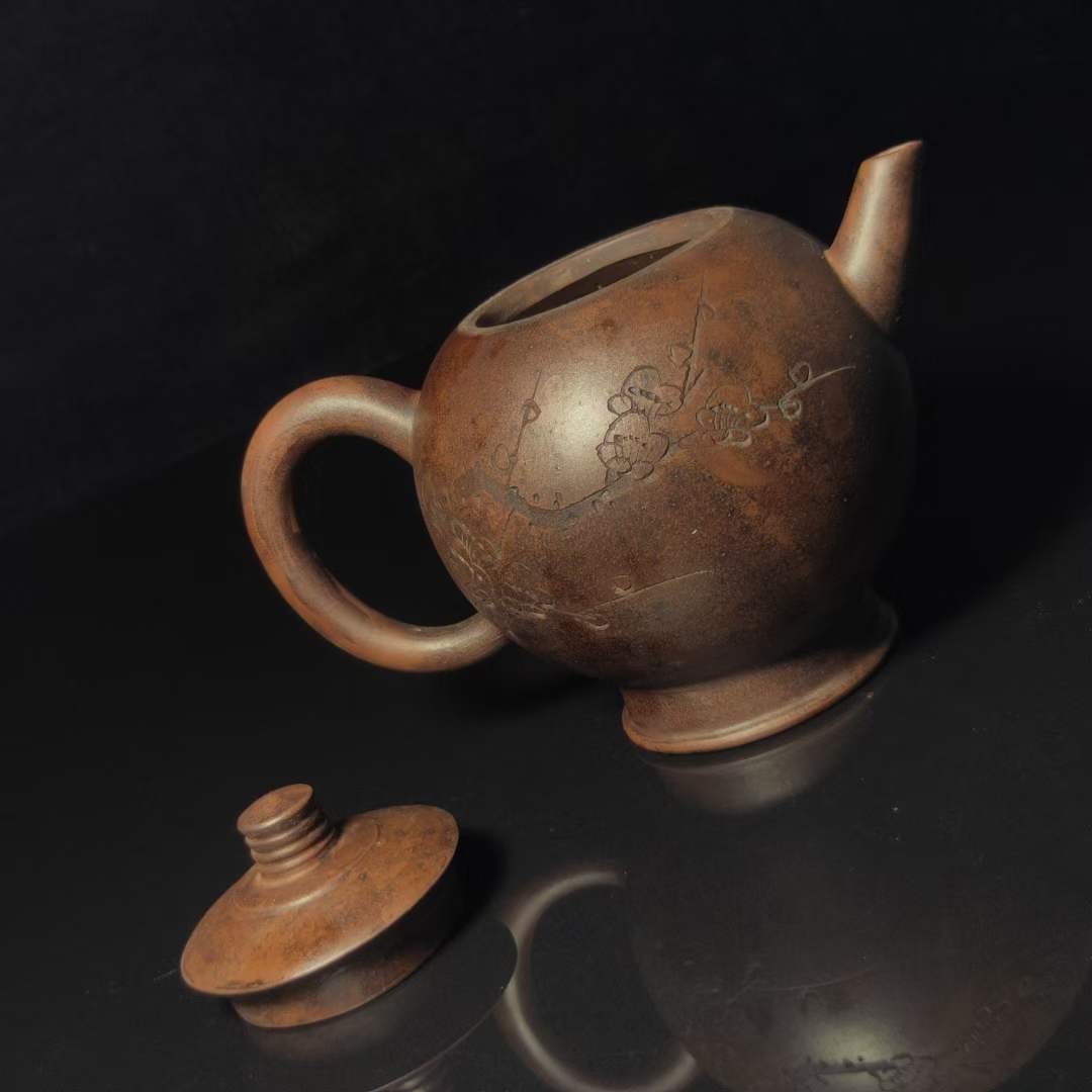 黄玉麟紫砂壶一把，单孔