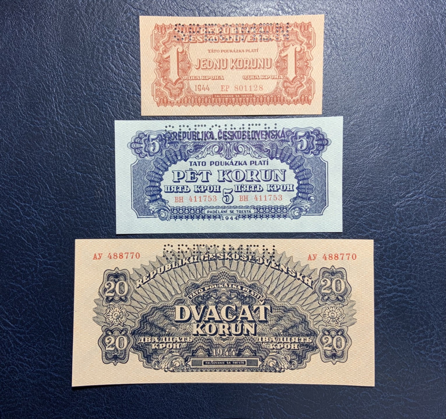 收藏联盟Quantum Auction 第246期拍卖 捷克斯洛伐克1944年苏联代印1-1000克朗样票一套 品相UNC 纸币边角有轻微瑕疵，细节如图