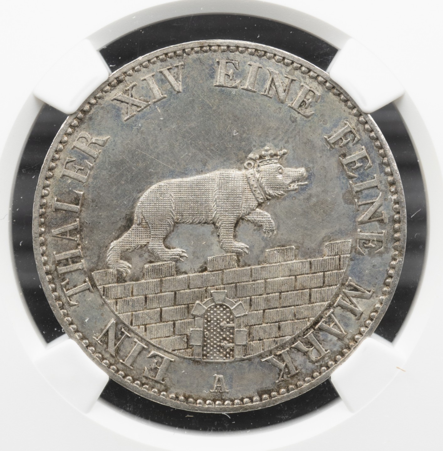 万国钱币拍卖第005期 1855年德国安哈特-贝恩堡小熊爬墙矿业祈祷1泰勒,亚军分，上面只有一个66遥不可及，亚军触手可及