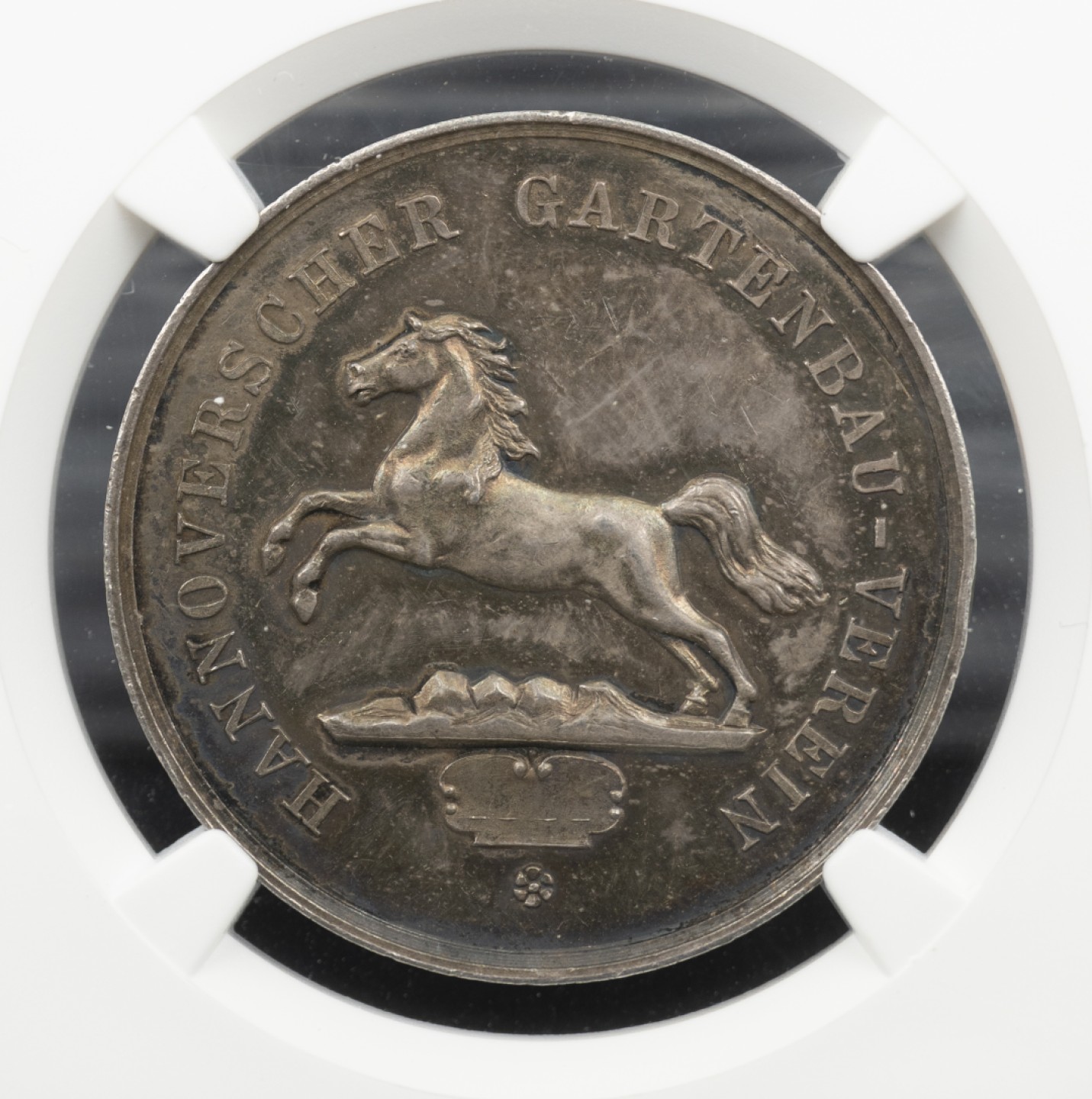 万国钱币拍卖第005期 19世纪德国汉诺威园艺协会颁发的飞马荣誉成就纪念银章，35MM