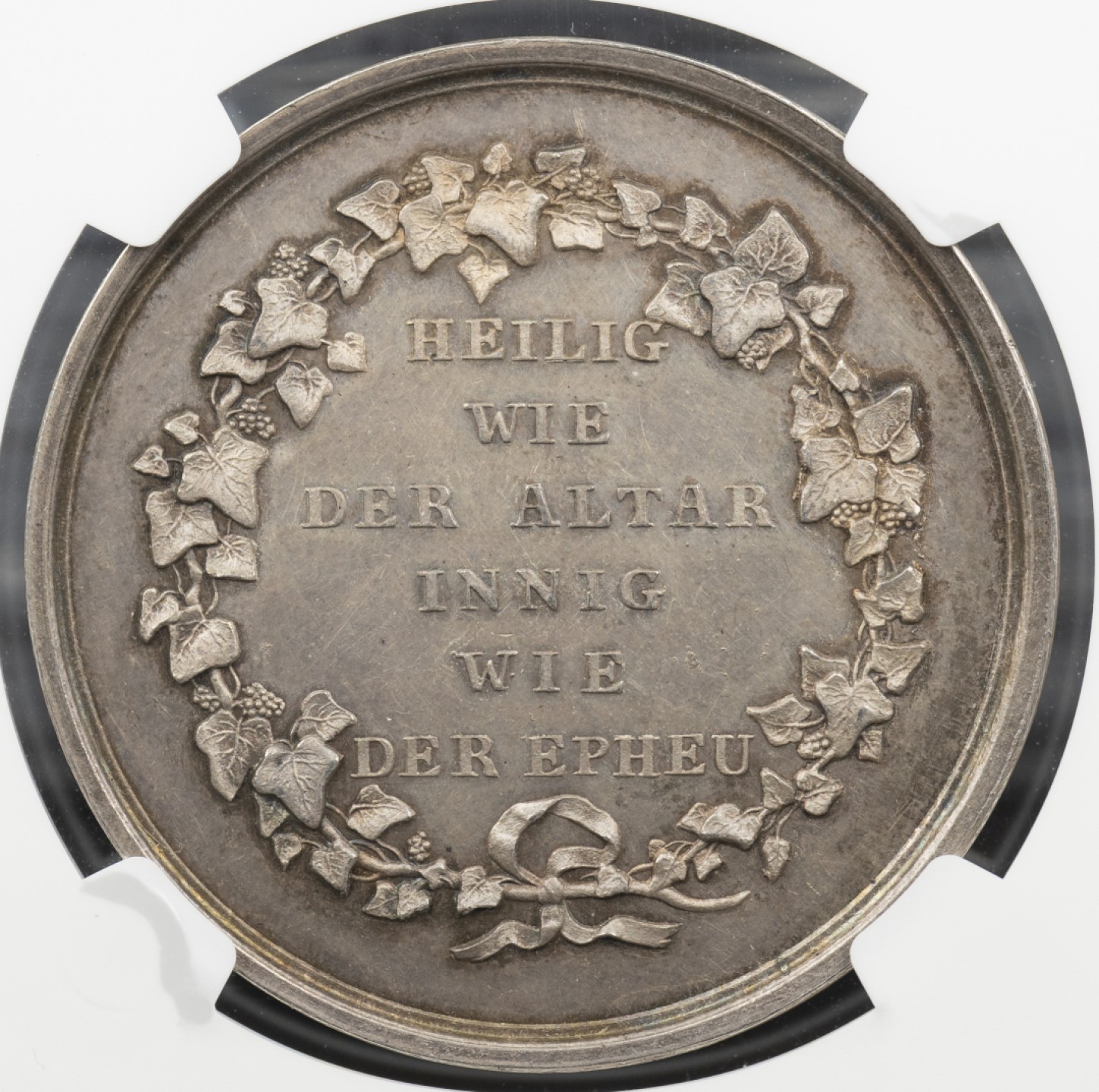 万国钱币拍卖第005期 德国1800年LOOS名家设计真理与友谊银章，友谊女神向祭坛献上燔祭，并在花圈中刻有“祭坛神圣”字样，40MM