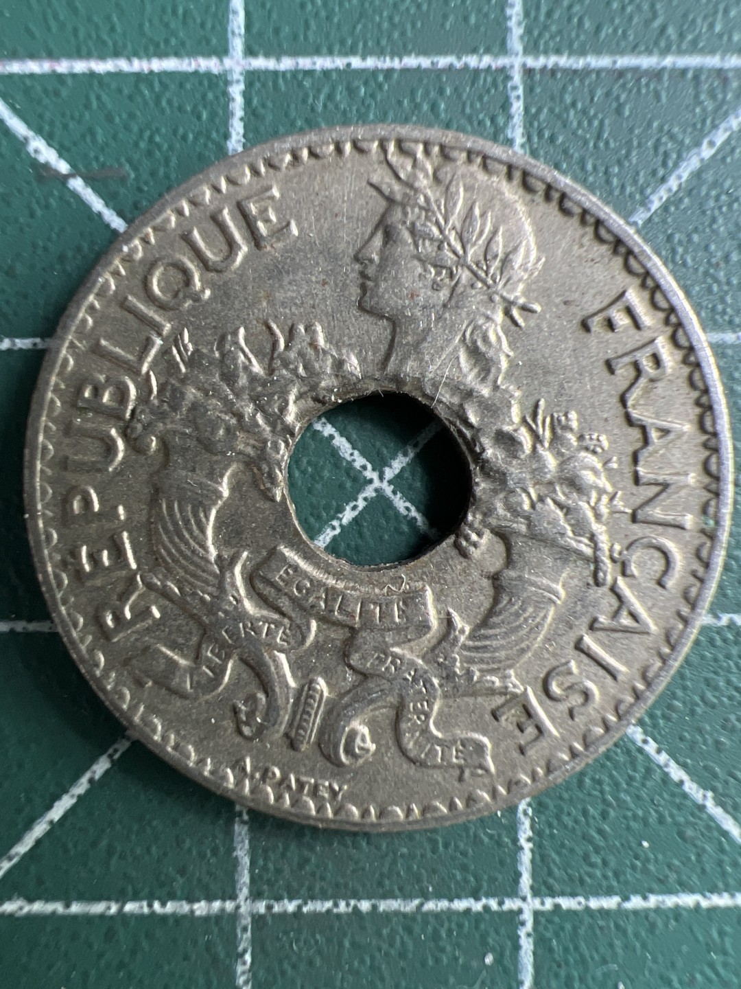 泡泡堂微拍第一 一 三幕硬币捡漏可累计专场👿👿，累计满二十元包邮，接受代拍业务 法属印度支那五分